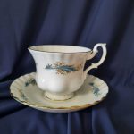 Royal Albert blauwe tak