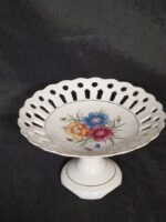 Mooie fruitschaal op voet