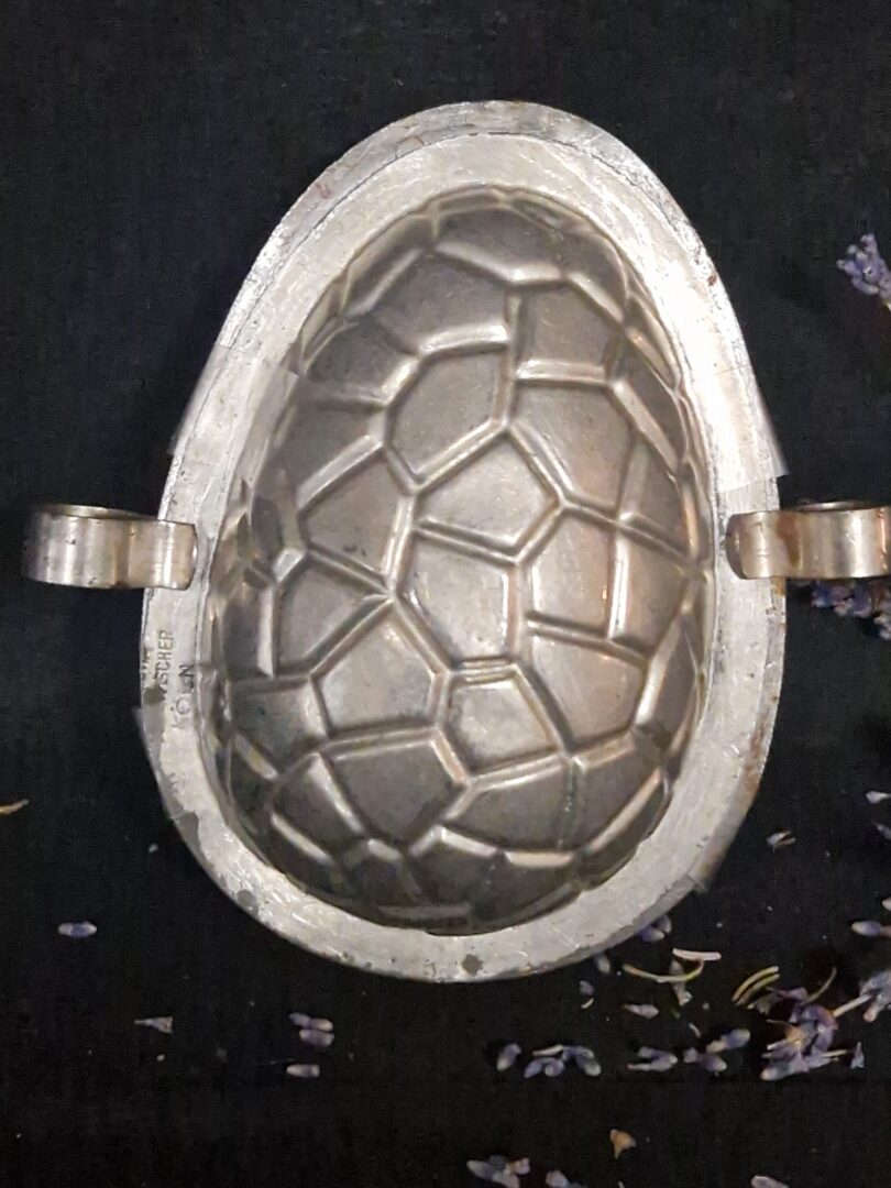 20251031_142744 Chocolademal groot ei - Afbeelding 1