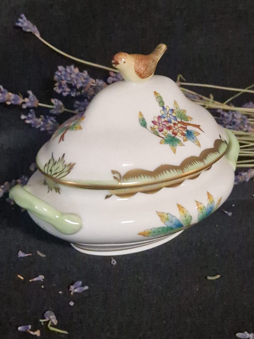 Afbeelding van WhatsApp op 2025-10-31 om 12.49.30_65783f88 Herend mini soepterrine - Afbeelding 1