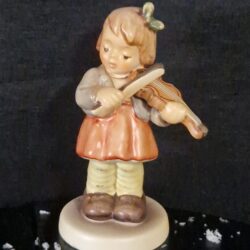 Hummel Meisje met viool