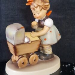 Hummel Morning Stroll