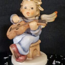 Hummel engel met gitaar