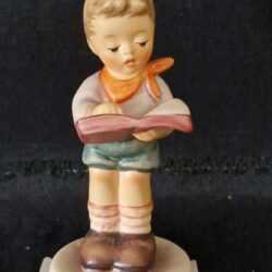 Hummel jongetje ABC Stunde, Honor Student