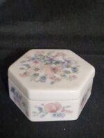 Wedgwood Angela snuisterijendoosje