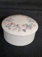 Wedgwood Angela snuisterijendoosje rond
