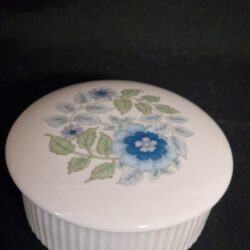 Wedgwood Clementine snuisterijendoosje