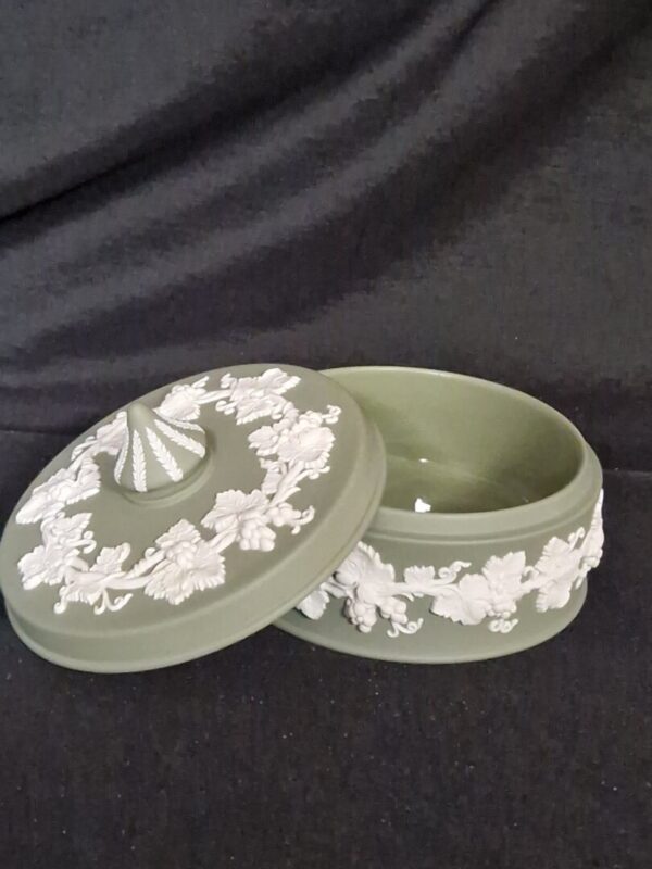 Wedgwood Jasper green Snuisterijendoos - Afbeelding 2