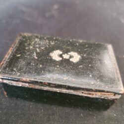 Rozenkransdoosje zwart